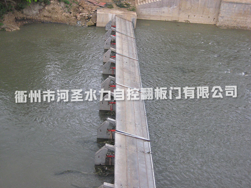 計算機遠程控制液壓翻板閘門-05